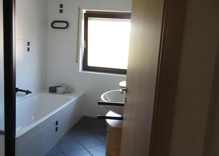 Gemuetliche In דירה *